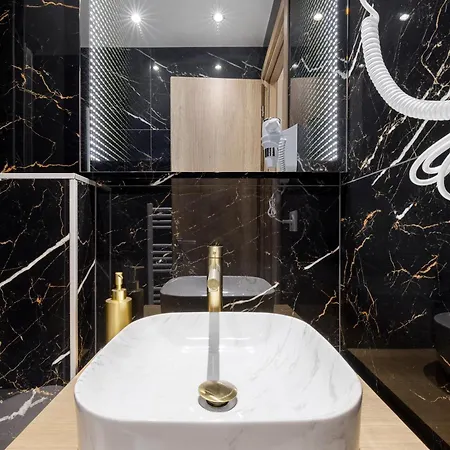 شقة Renting - 5france - Luxe & Comfort Seafront Massena نيس
