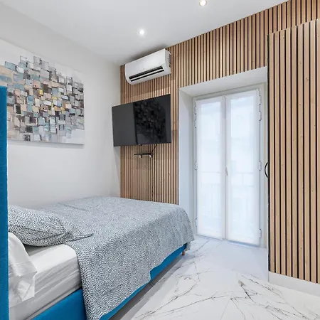 Renting - 5france - Luxe & Comfort Seafront Massena Nice